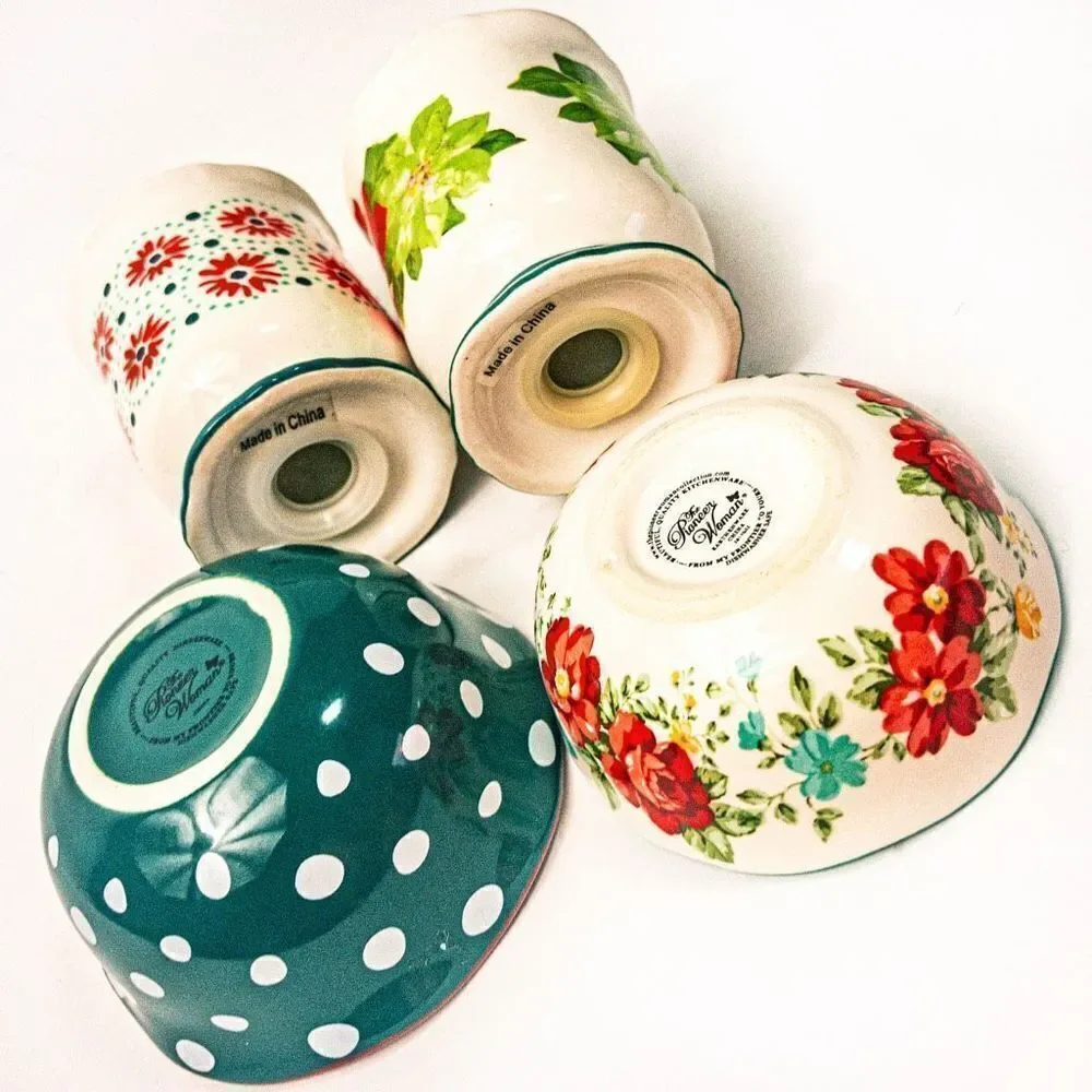 Pioneer Woman Shabby Chic Bundle: Salt & Pepper Shakers with Nesting Cups
